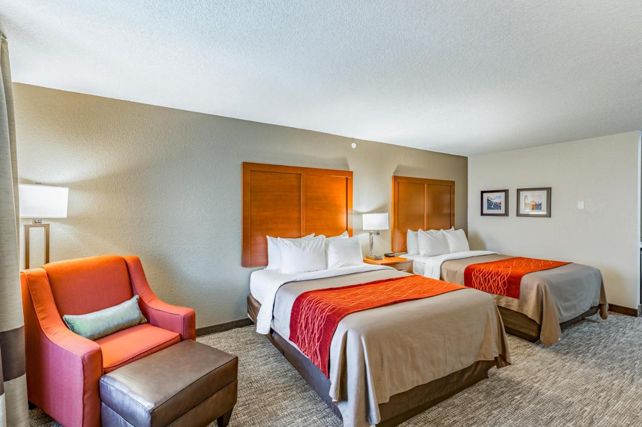 Queen Room with Two Queen Beds - Non-Smoking at Comfort Inn Altoona-Des Moines