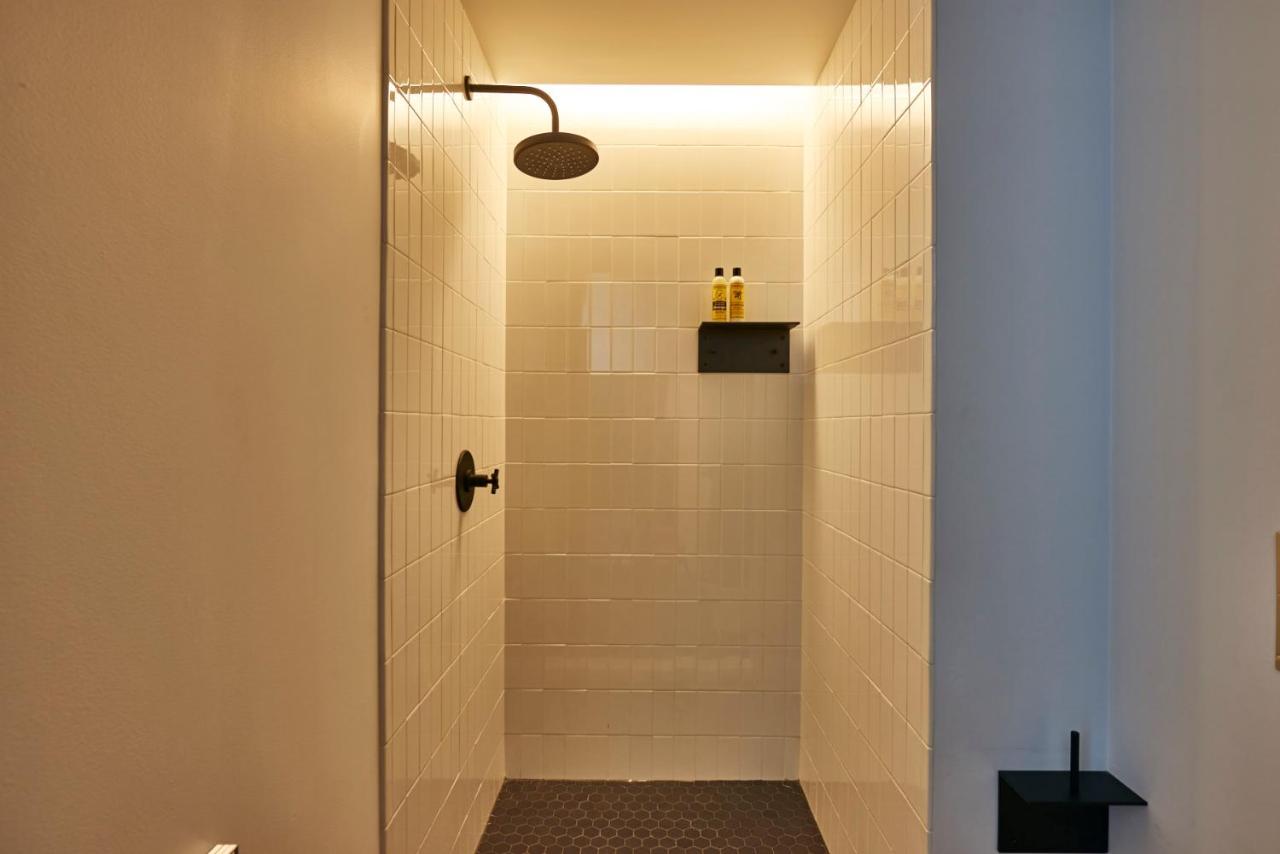 Queen + Twin Loft at The Robey, Chicago, a Member of Design Hotels
