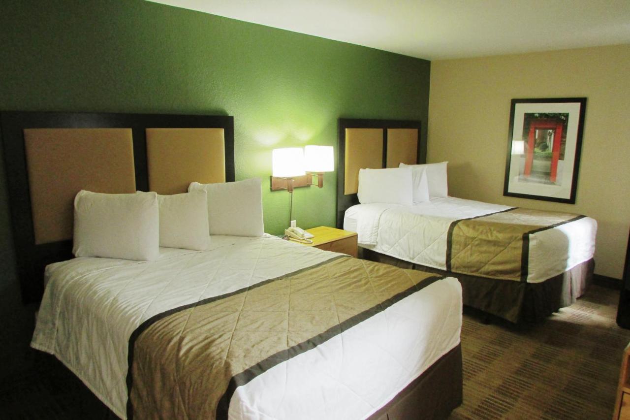 Deluxe Studio with 2 Queen Beds at Extended Stay America Suites Seattle Bothell Canyon Park