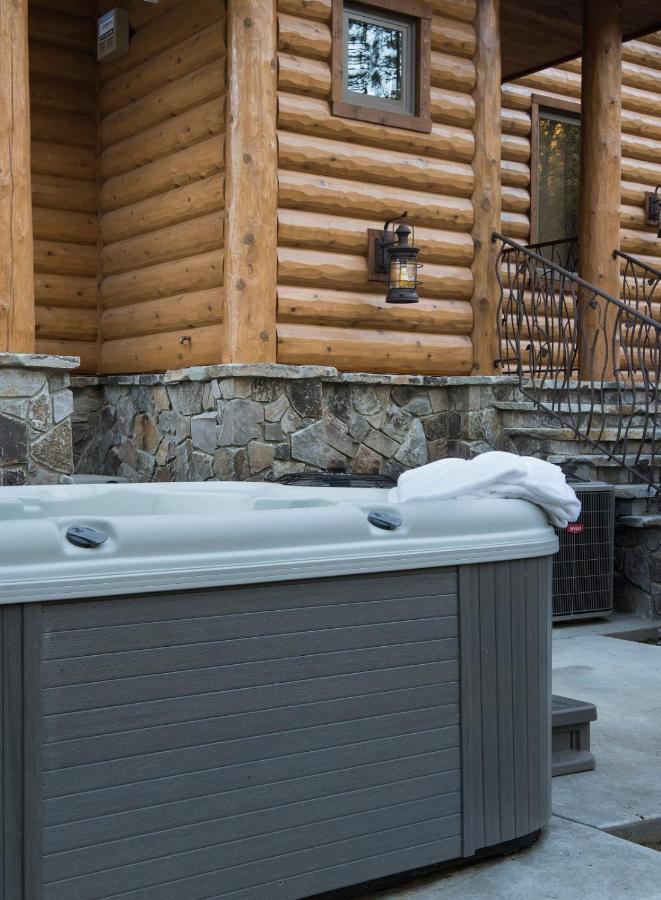 | 1R Rustic Retreat