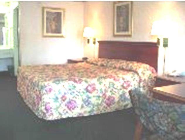 | America's Best Inn & Suites - Decatur