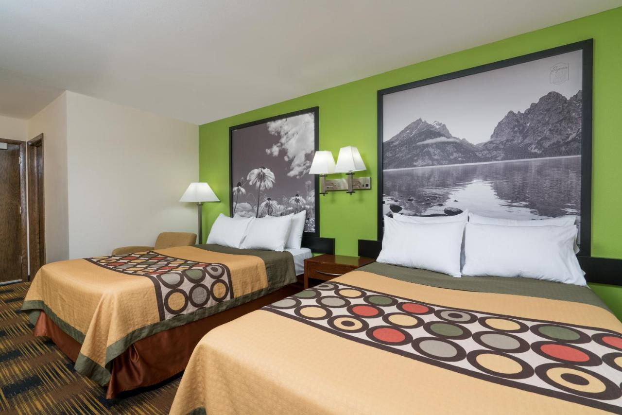 Deluxe Double Room with Two Double Beds - Non-Smoking at Super 8 by Wyndham Rochester Mayo Clinic Area