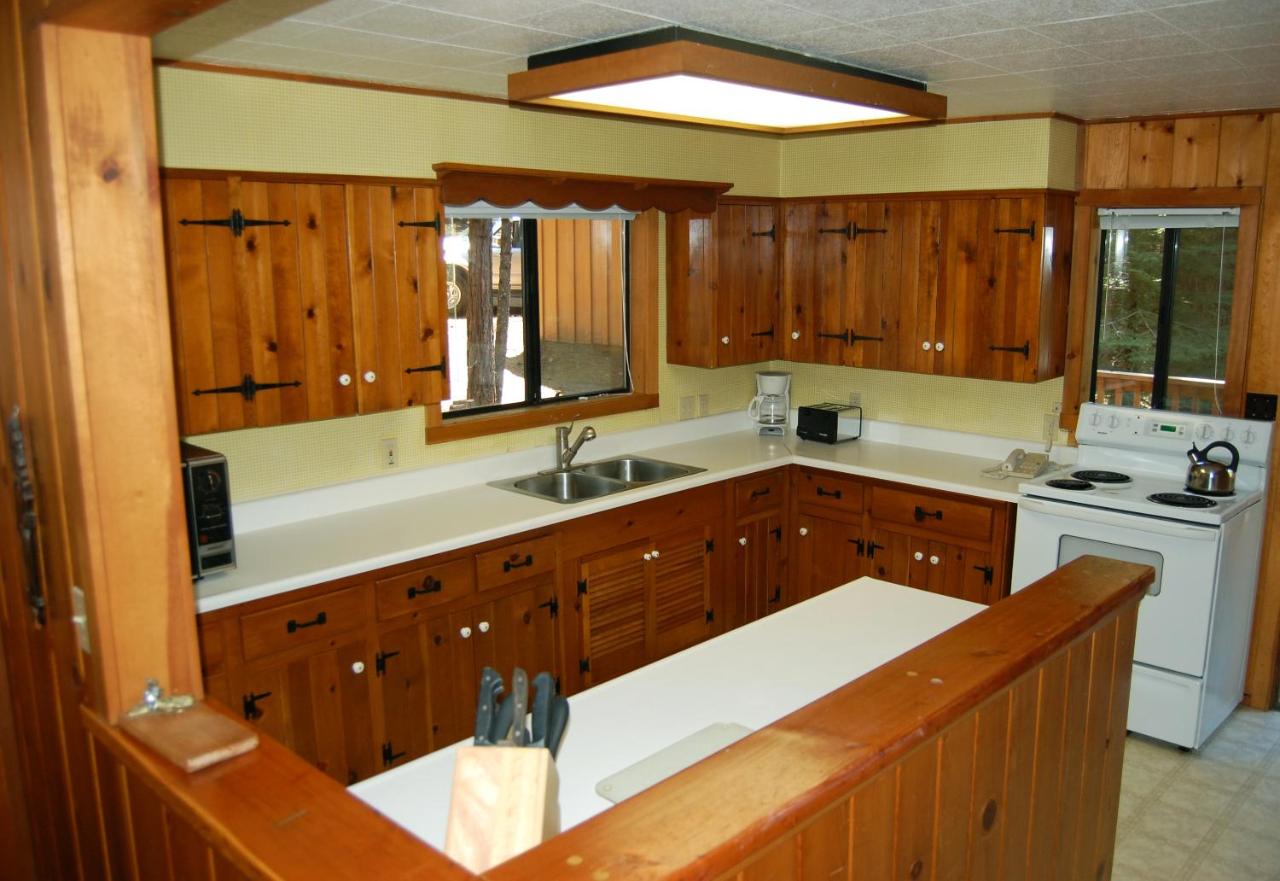 | 9S Pine Cabin