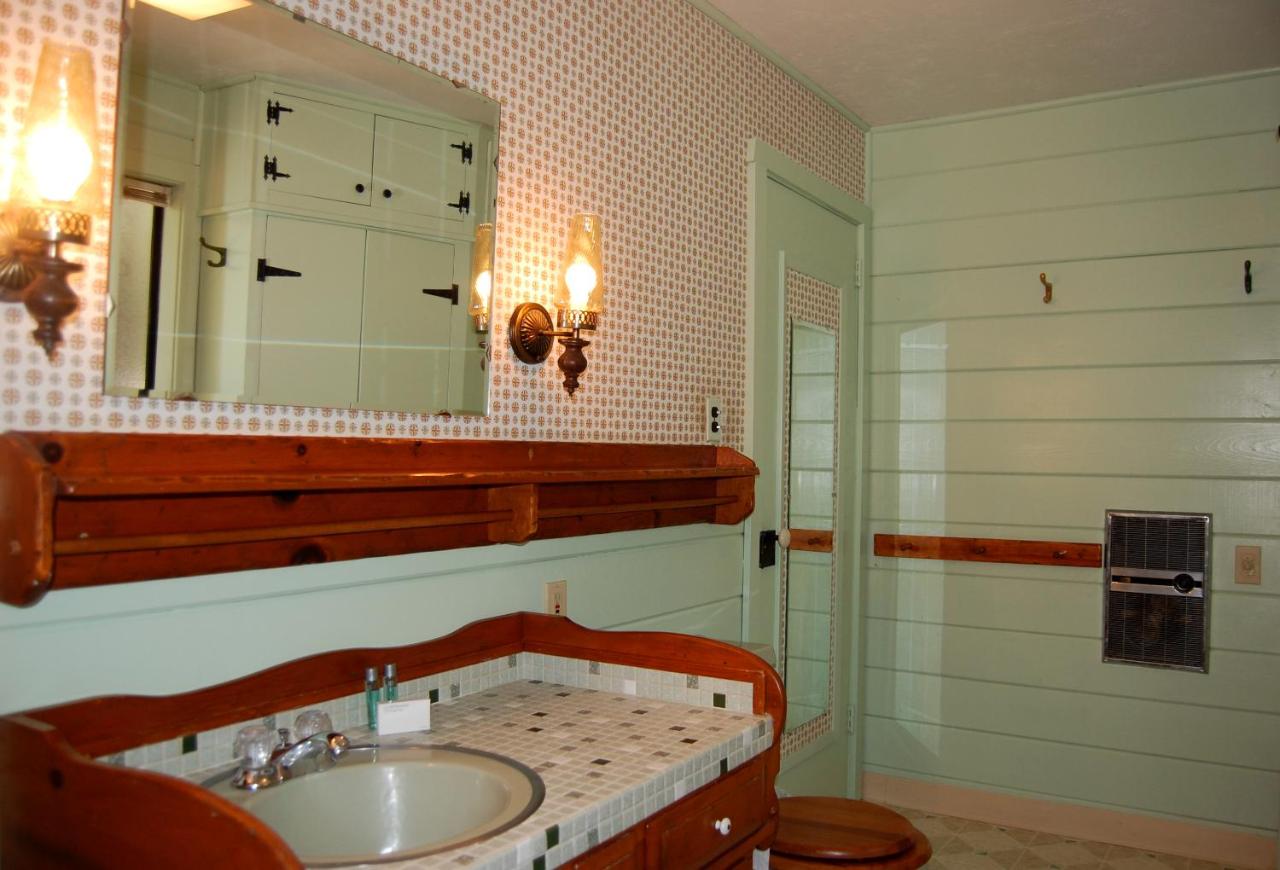 | 9S Pine Cabin