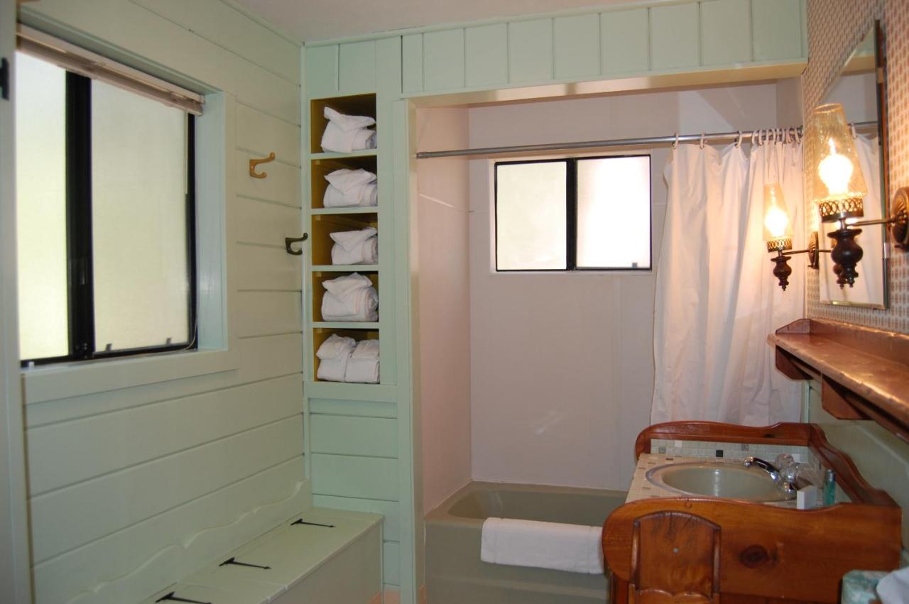 | 9S Pine Cabin