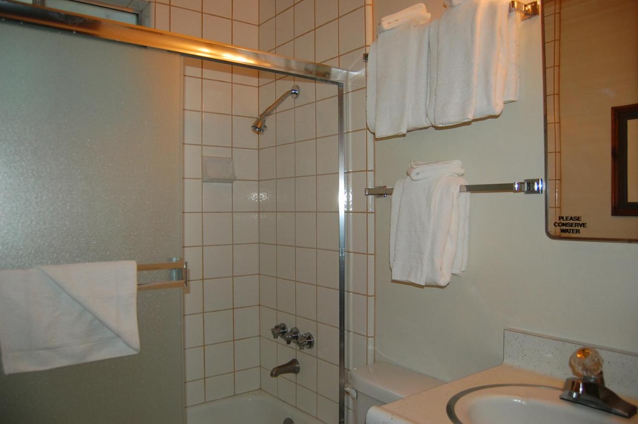 | 18A Pohono Pines