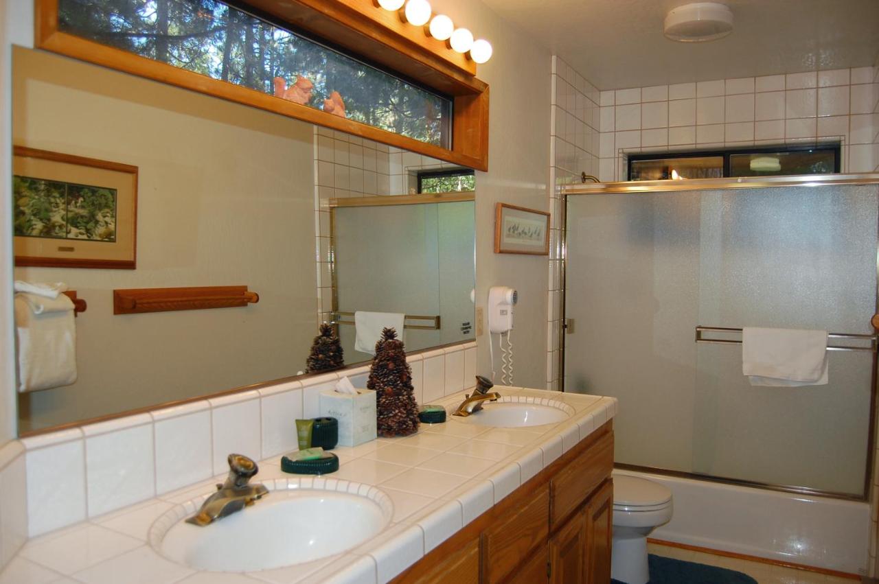 | 18A Pohono Pines