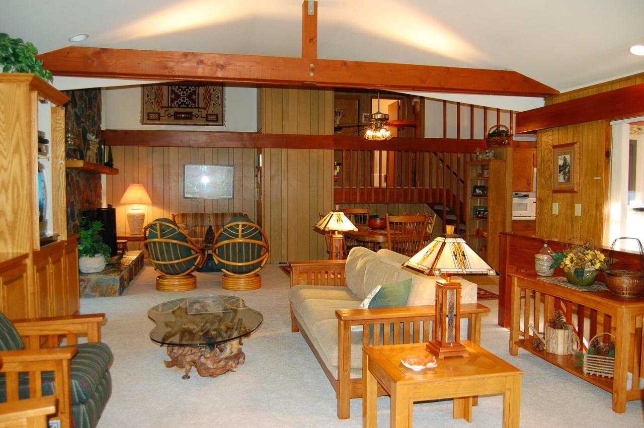 | 18A Pohono Pines
