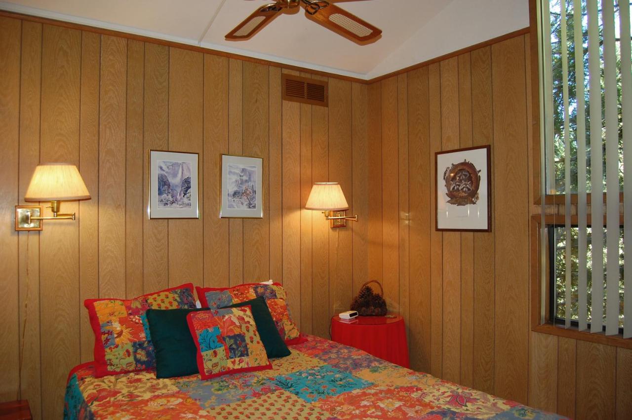 | 18A Pohono Pines