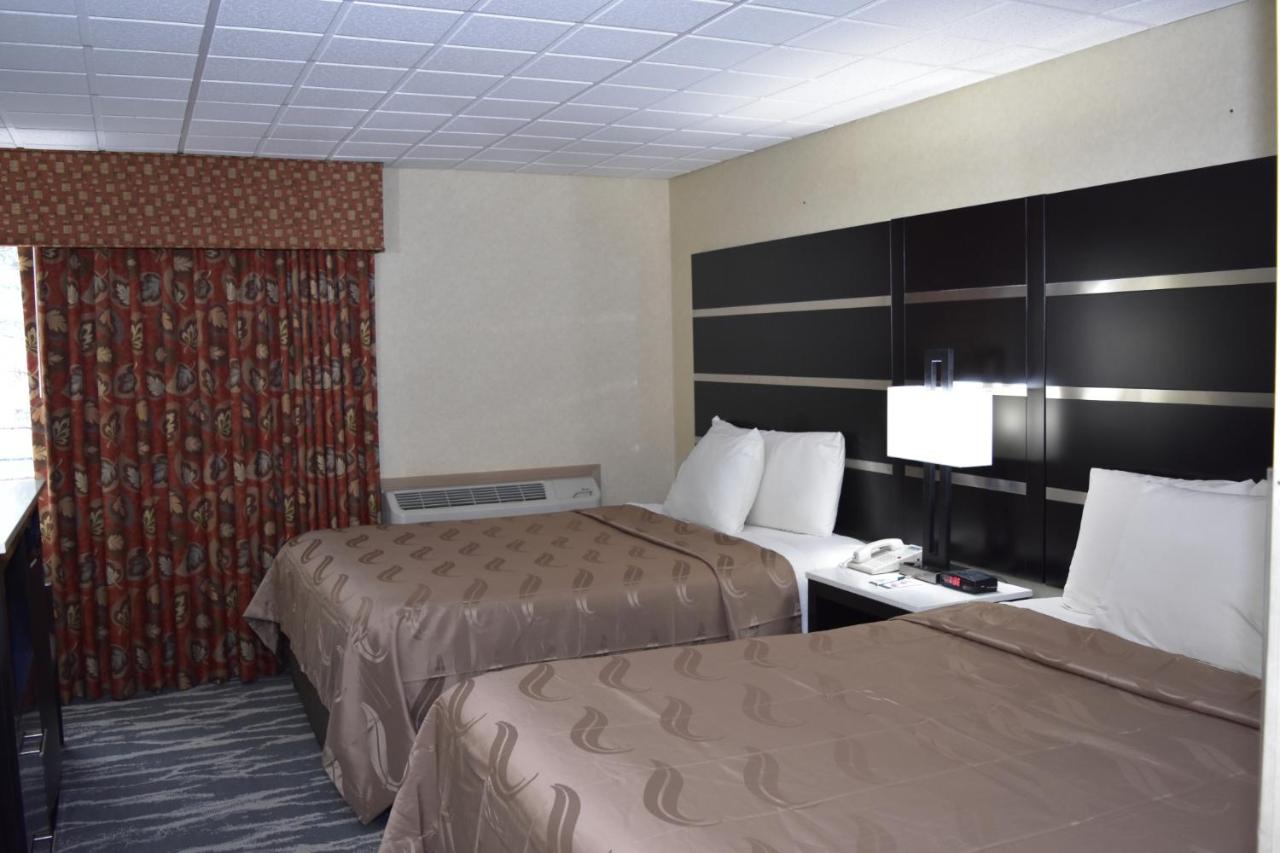 Queen Room with Two Queen Beds - Non-Smoking at Quality Inn East Stroudsburg - Poconos
