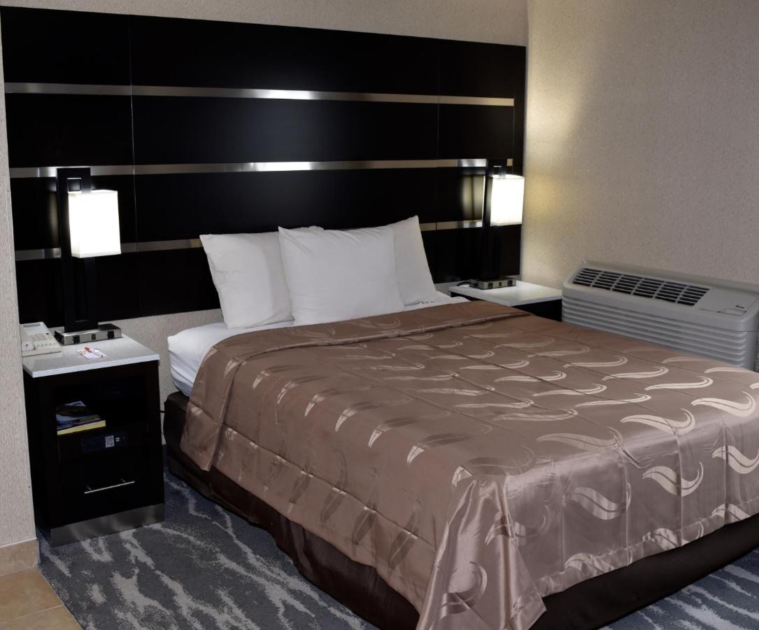 Queen Room - Non-Smoking at Quality Inn East Stroudsburg - Poconos