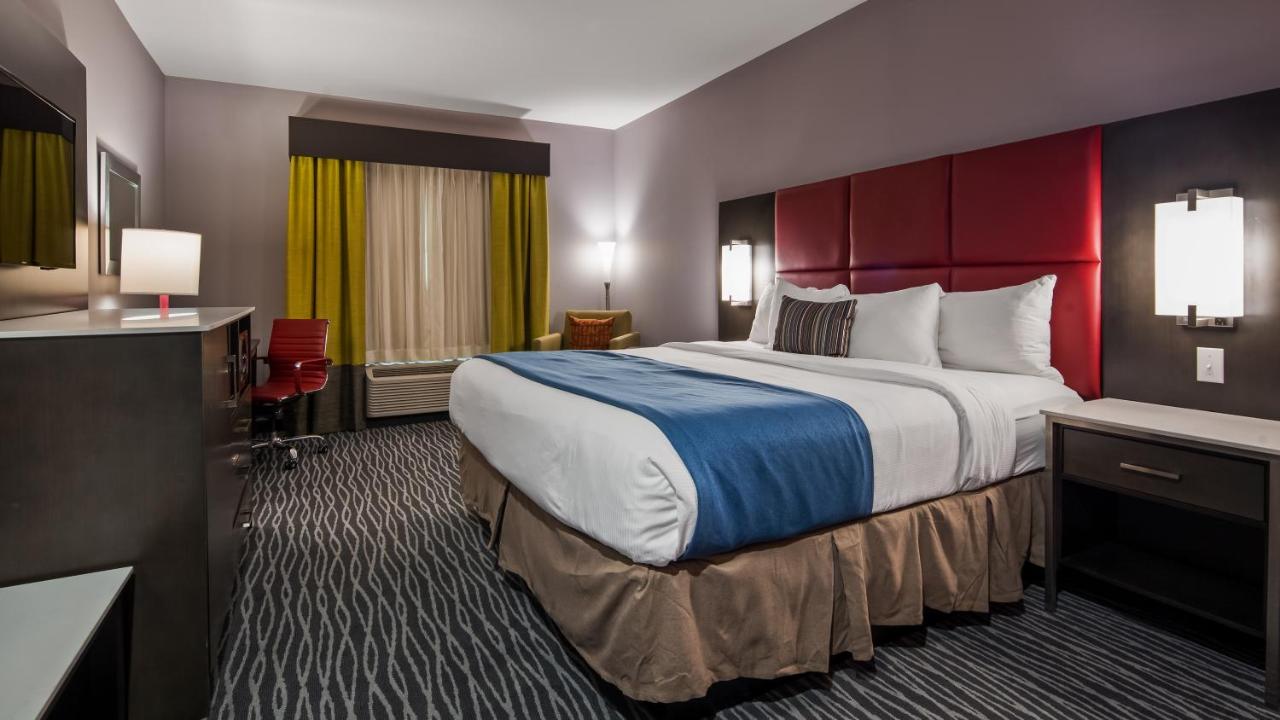 King Room - Non-Smoking at Del-Mar Airport Inn & Suites