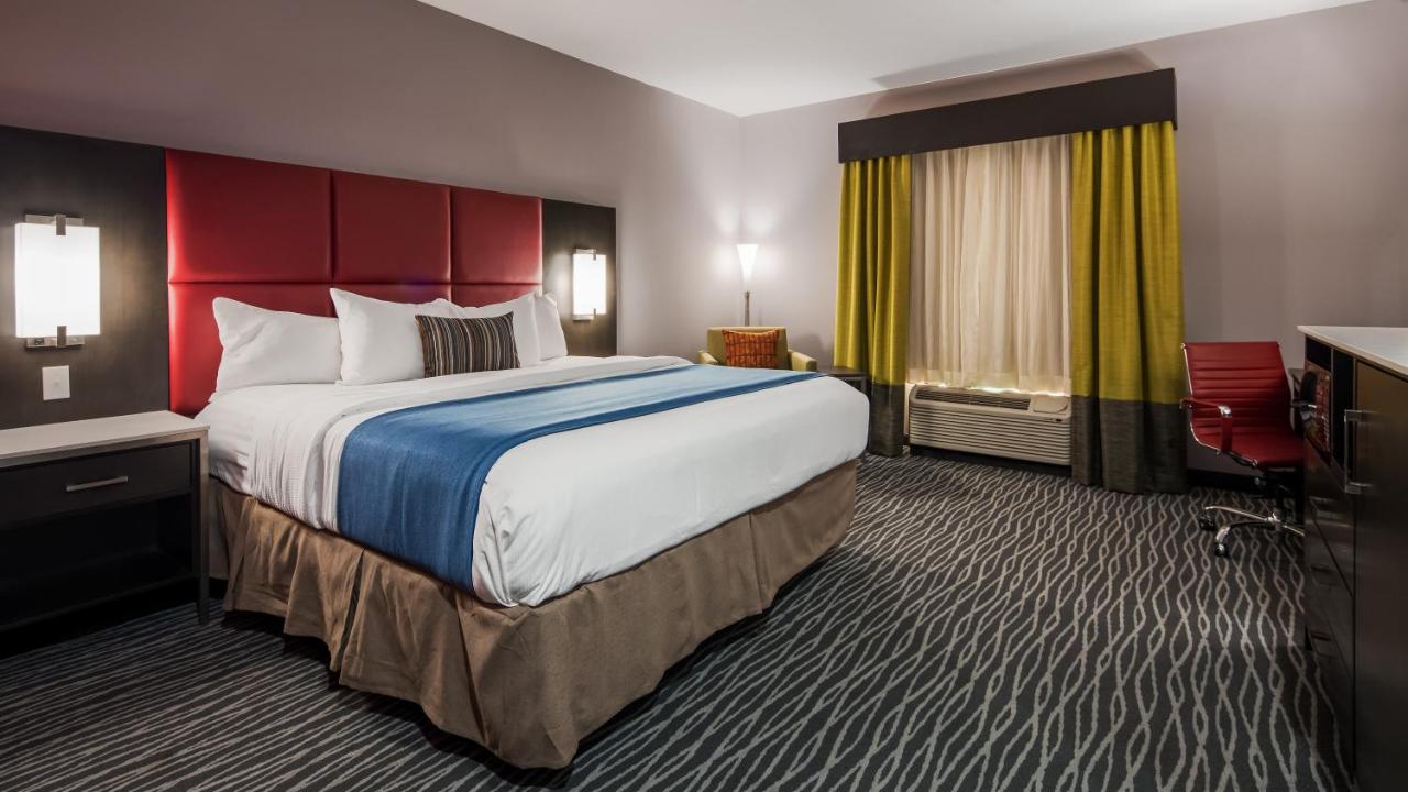 King Room - Non-Smoking at Del-Mar Airport Inn & Suites