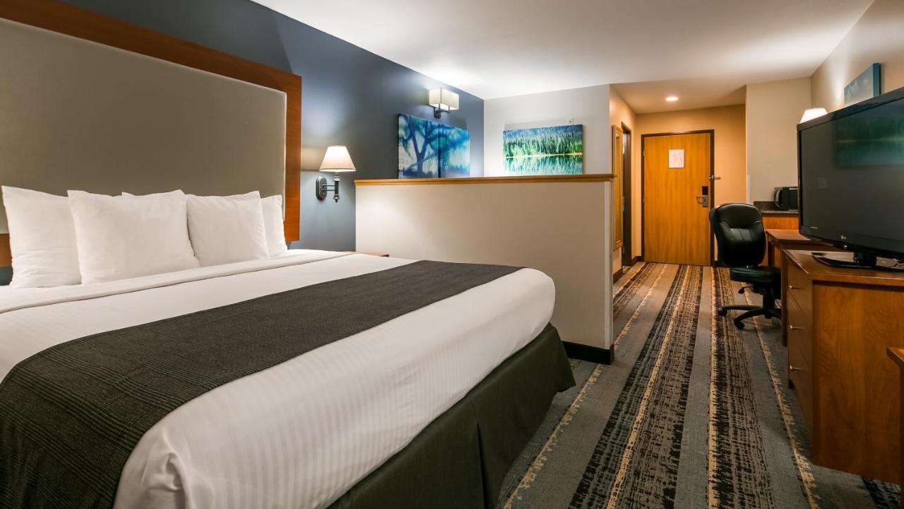 King Room at Best Western Newberg Inn