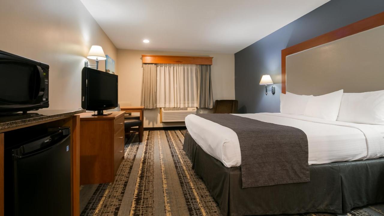 King Room at Best Western Newberg Inn