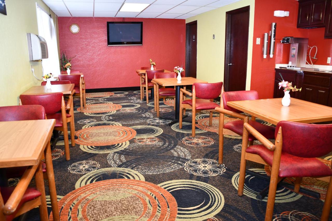 | Regency Inn & Suites Faribault