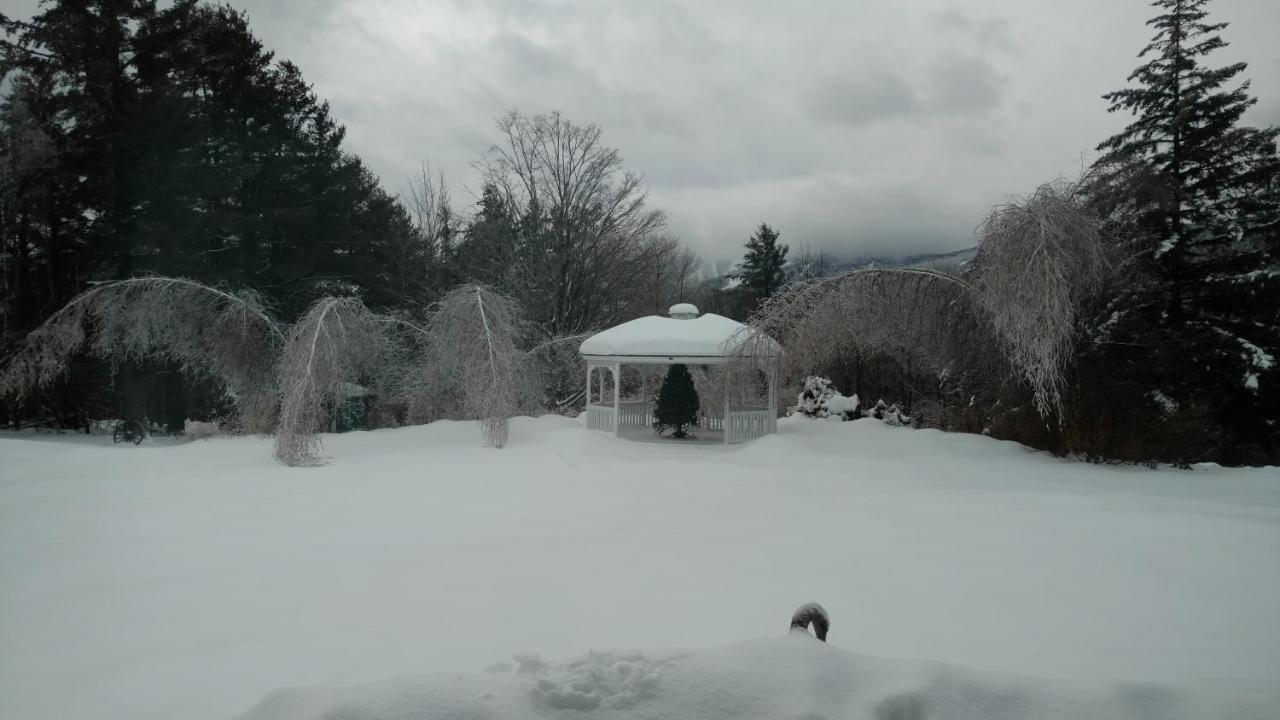 | Summit Lodge