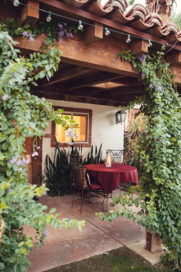 | Villa Thornhill
