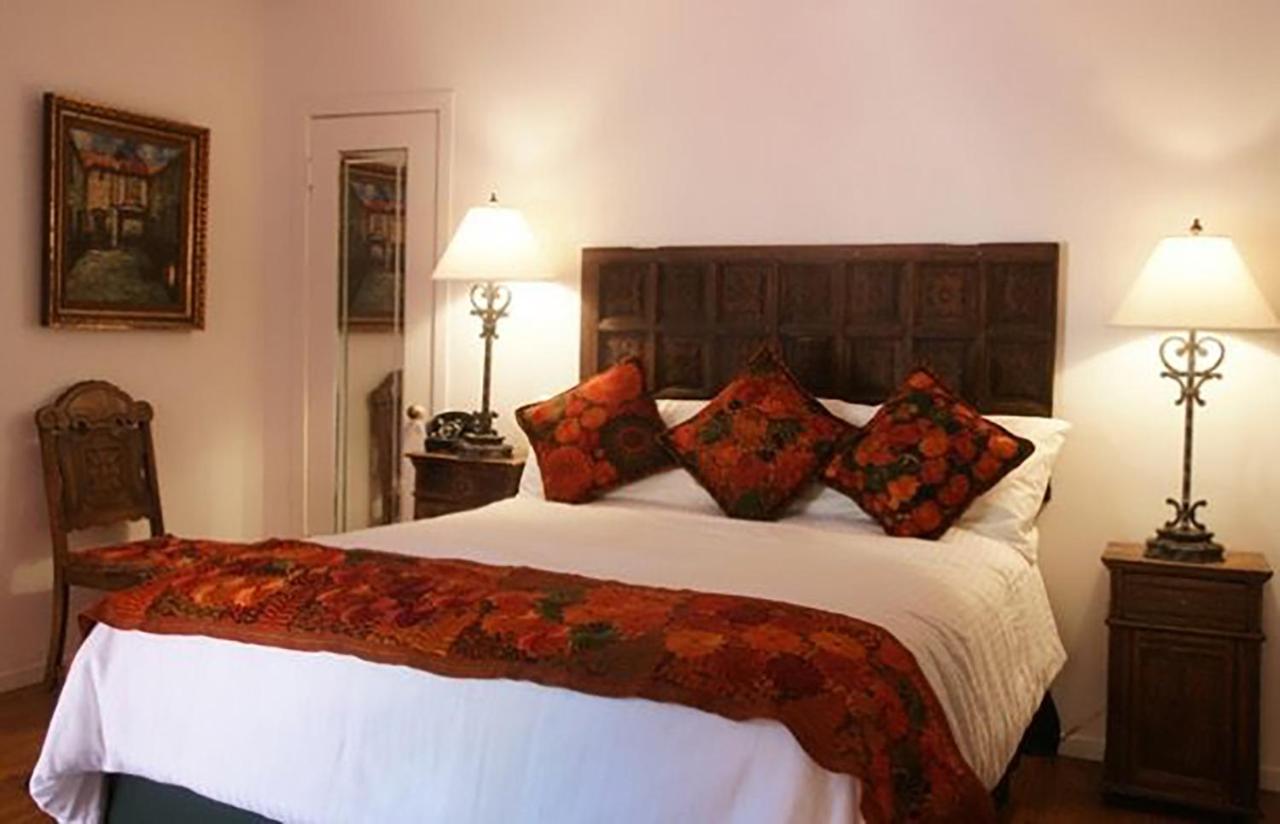 | Villa Thornhill