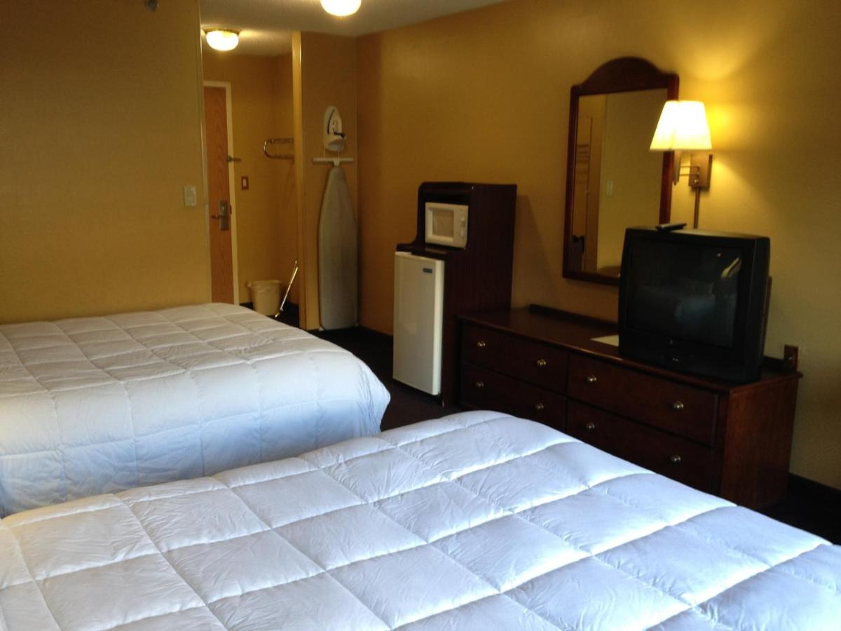 Standard Double Room at Cherokee Grand Hotel