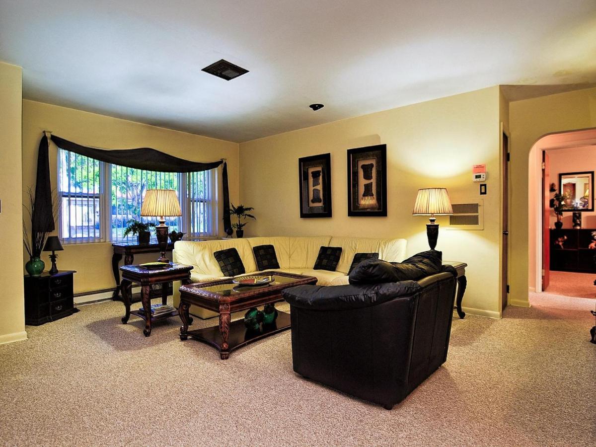 | Two-Bedroom Villa #729