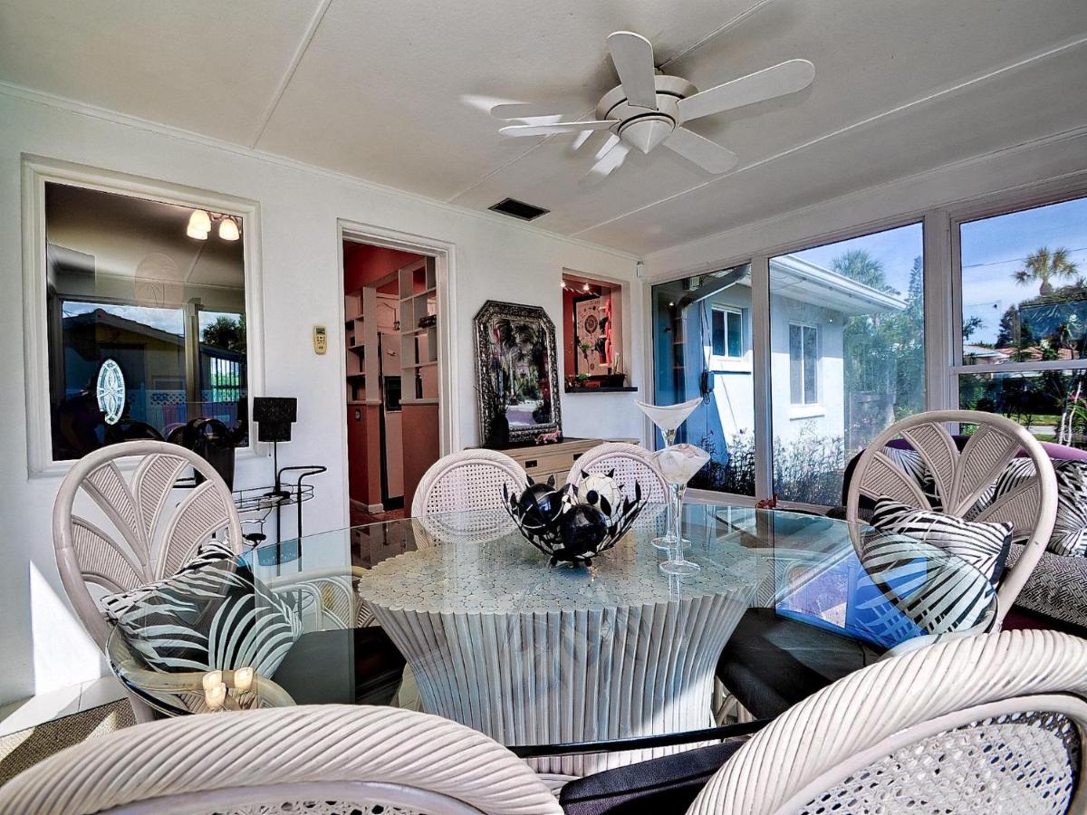 | Two-Bedroom Villa #729