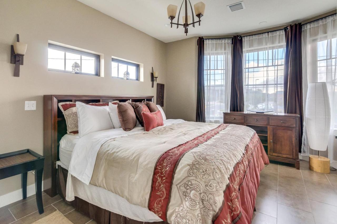 | Aspenwood Manor