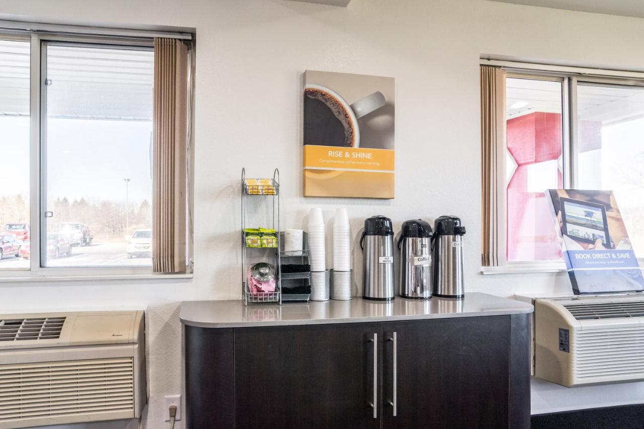 | Motel 6-Barkeyville, PA
