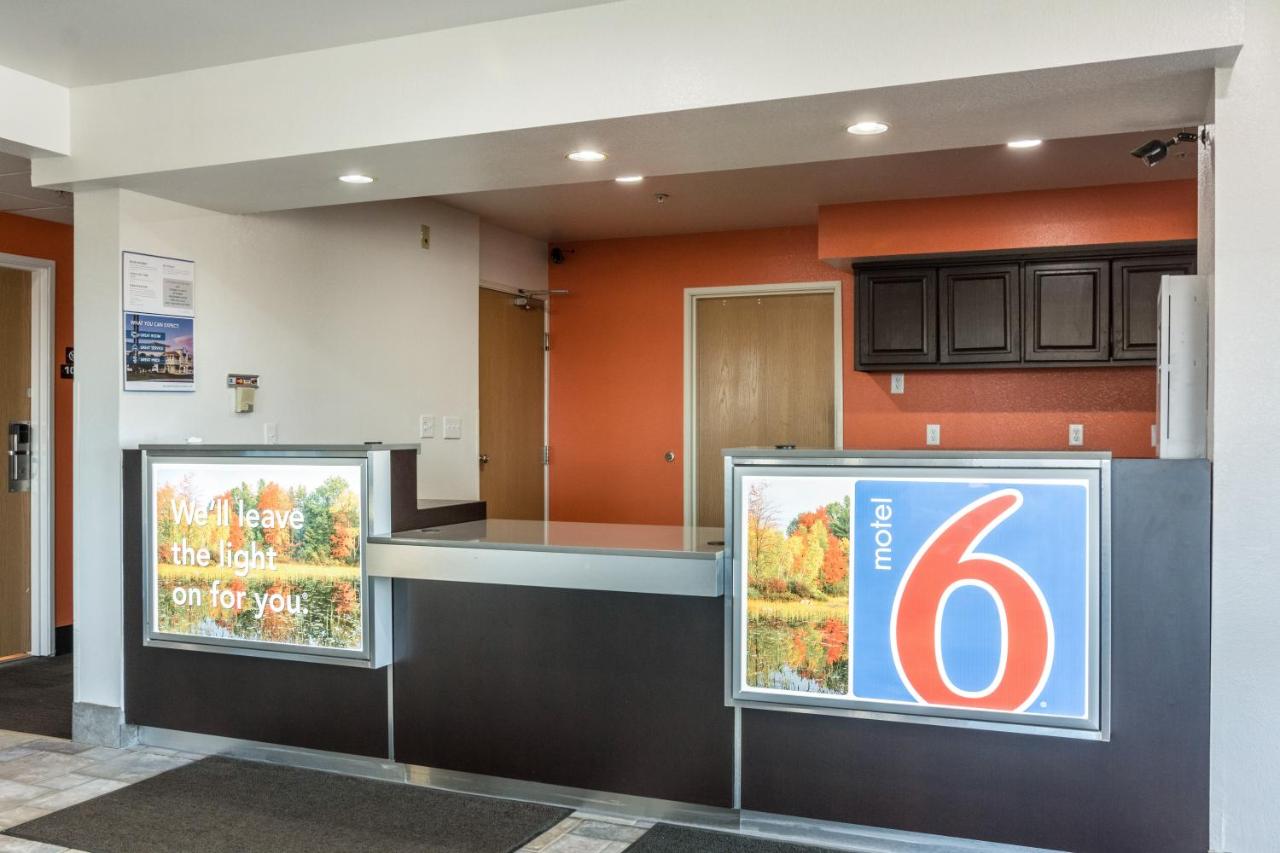 | Motel 6-Barkeyville, PA