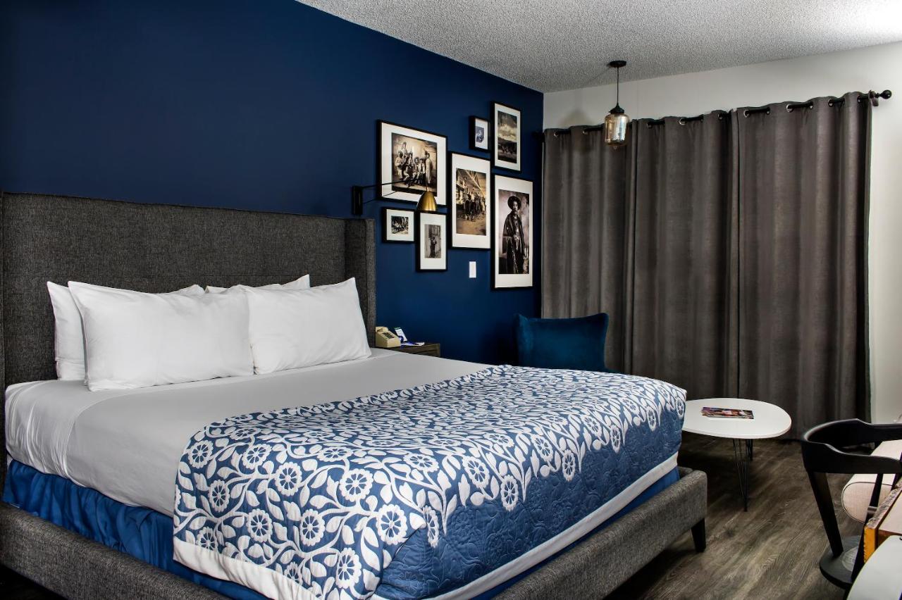 King Room with Balcony at Sideways Inn