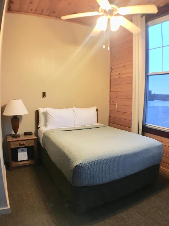 | Hanging Horn Lakeside Resort