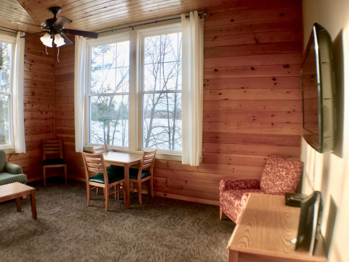 | Hanging Horn Lakeside Resort