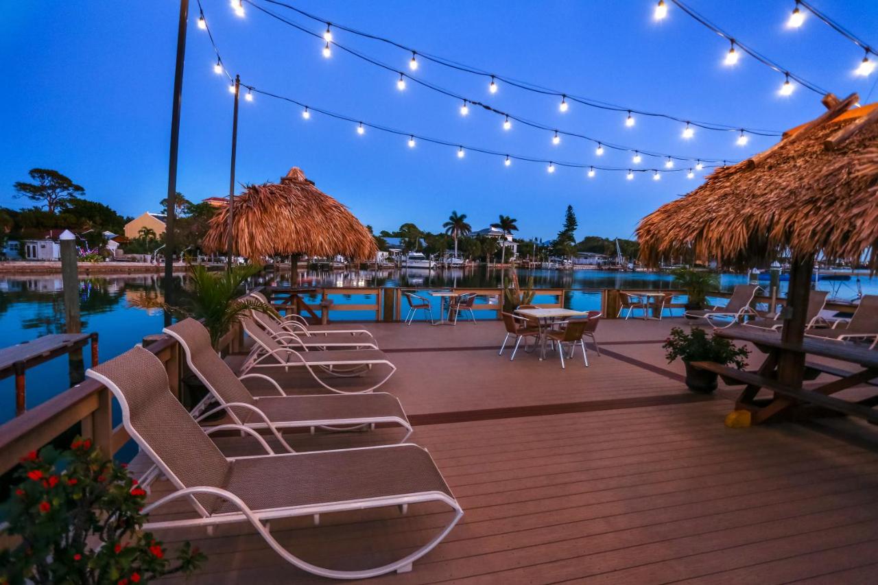 | Bay Palms Waterfront Resort - Hotel and Marina