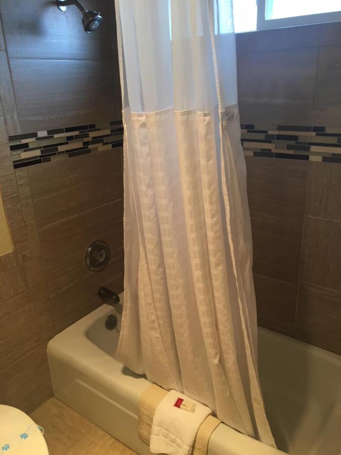 King Room - Non-Smoking at Days Inn by Wyndham Bend