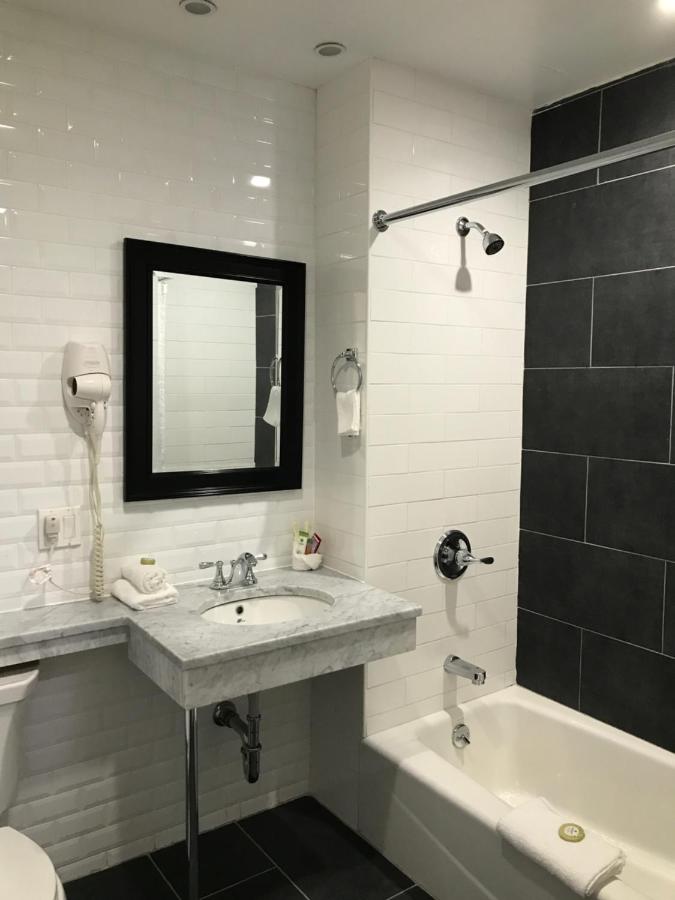 Deluxe Suite at Bogart Hotel