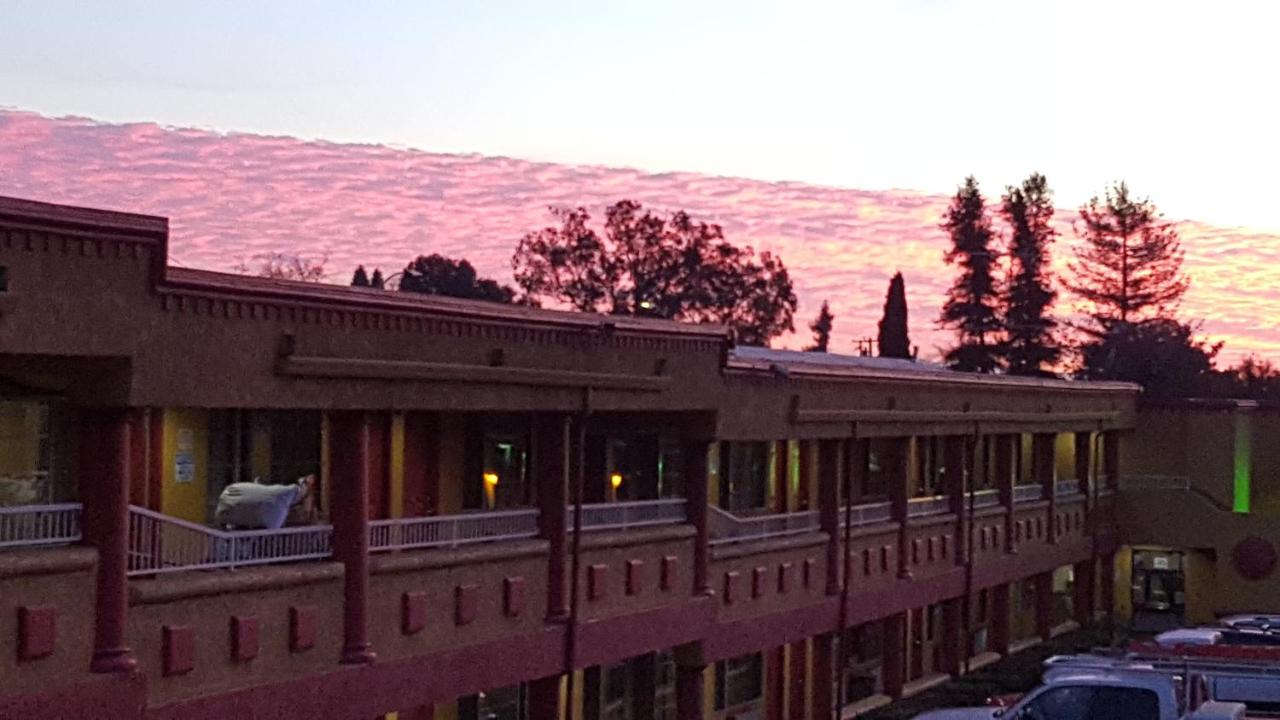 | Mission Inn and Suites