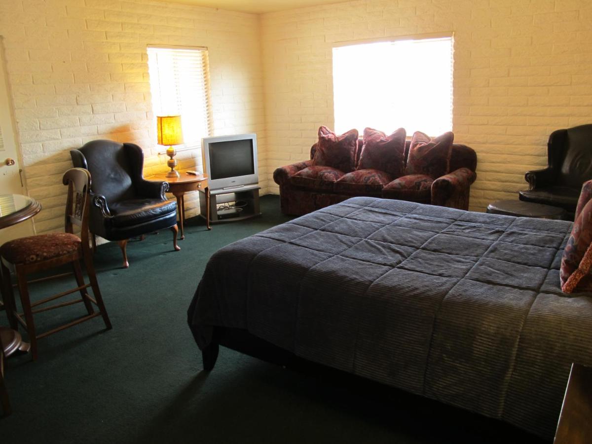 | Stage Stop Inn