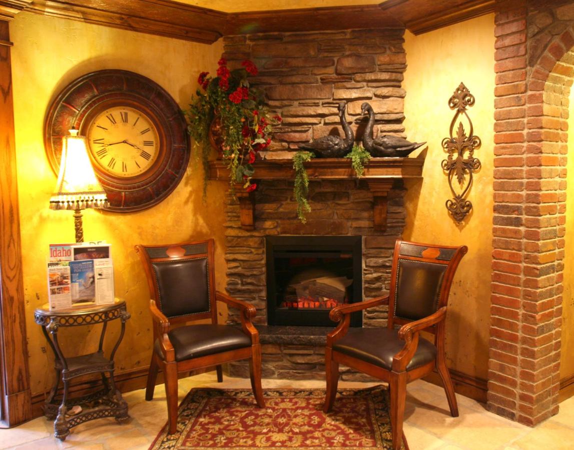  | Black Swan Inn Luxurious Theme Rooms