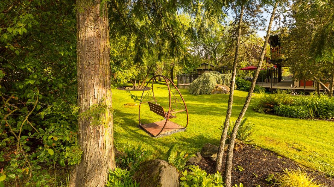 | Discovery Inn