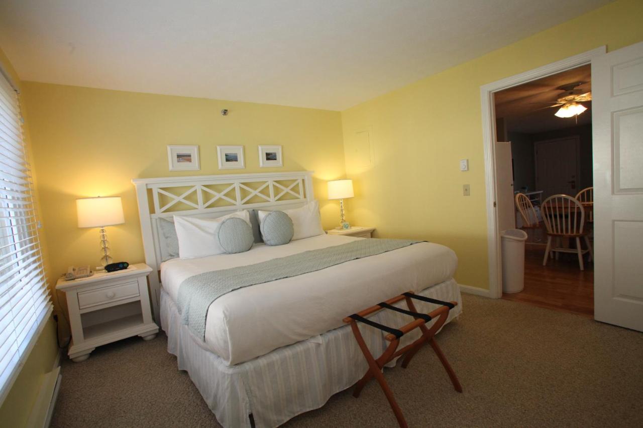  | Elmwood Resort Hotel