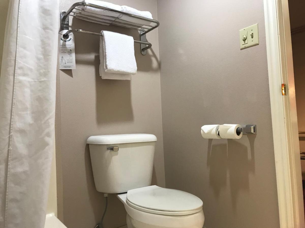 King Room at Americas Best Value Inn Cedar City