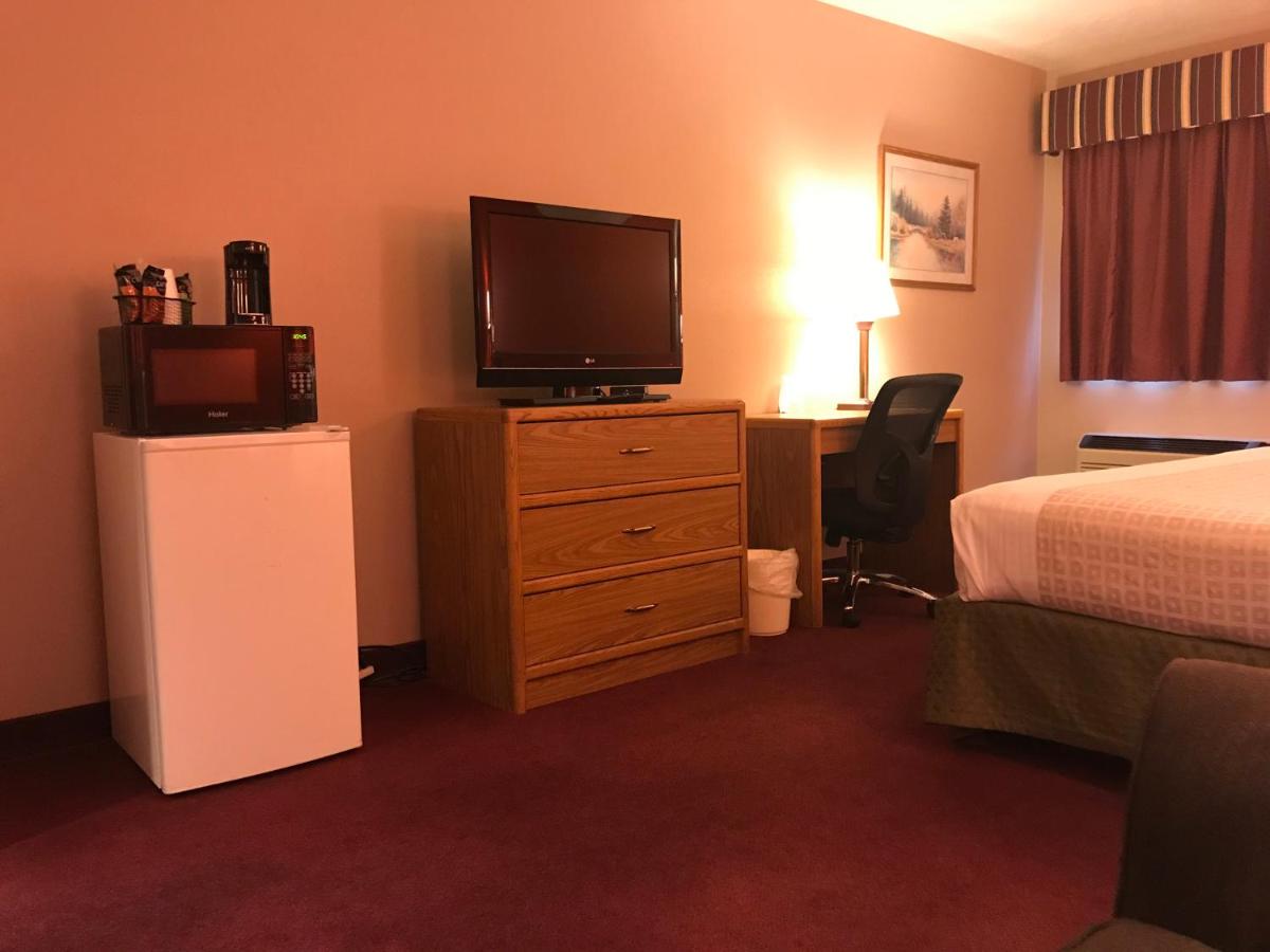 King Room at Americas Best Value Inn Cedar City