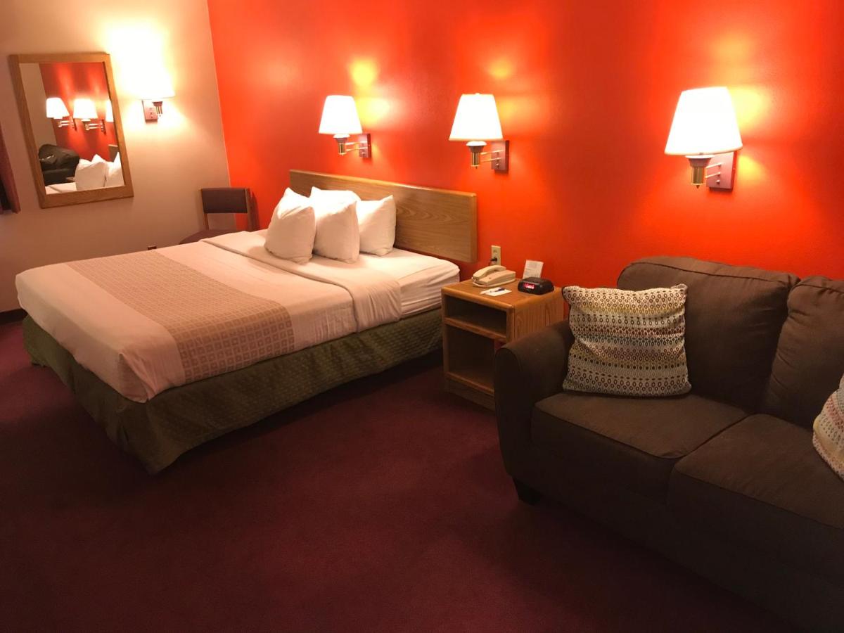 King Room at Americas Best Value Inn Cedar City