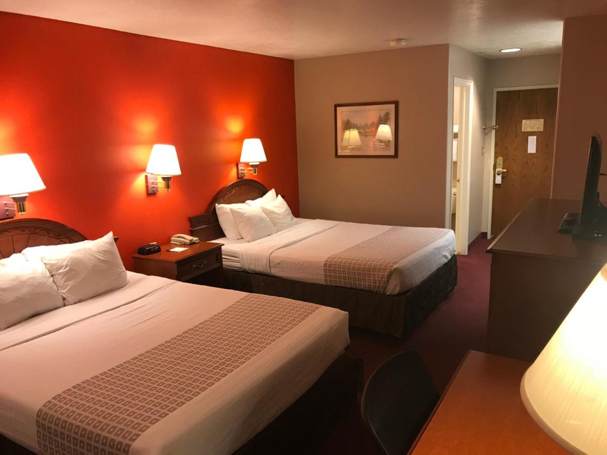 Deluxe Queen Room with Two Queen Beds at Americas Best Value Inn Cedar City