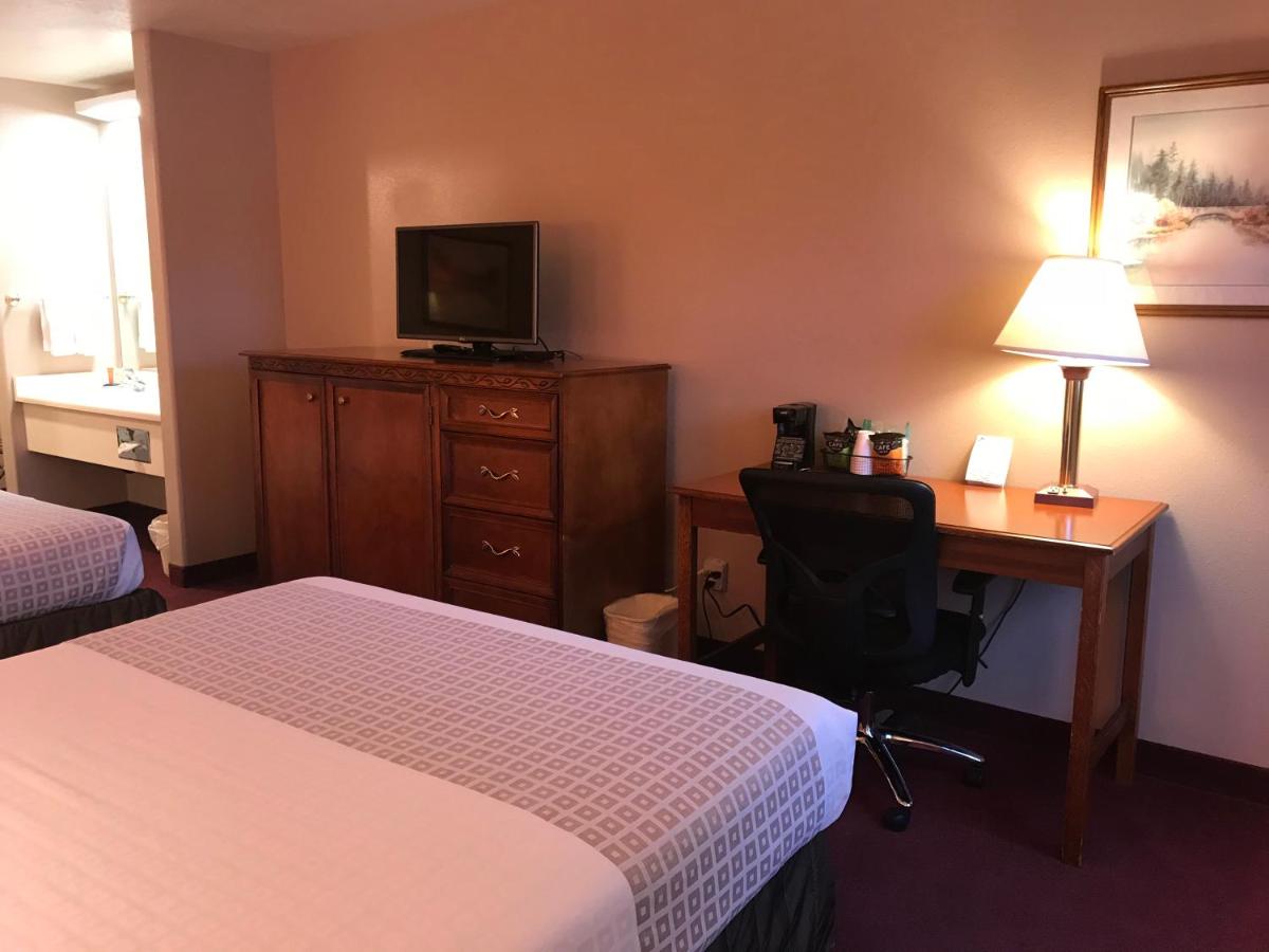 Deluxe Queen Room with Two Queen Beds at Americas Best Value Inn Cedar City