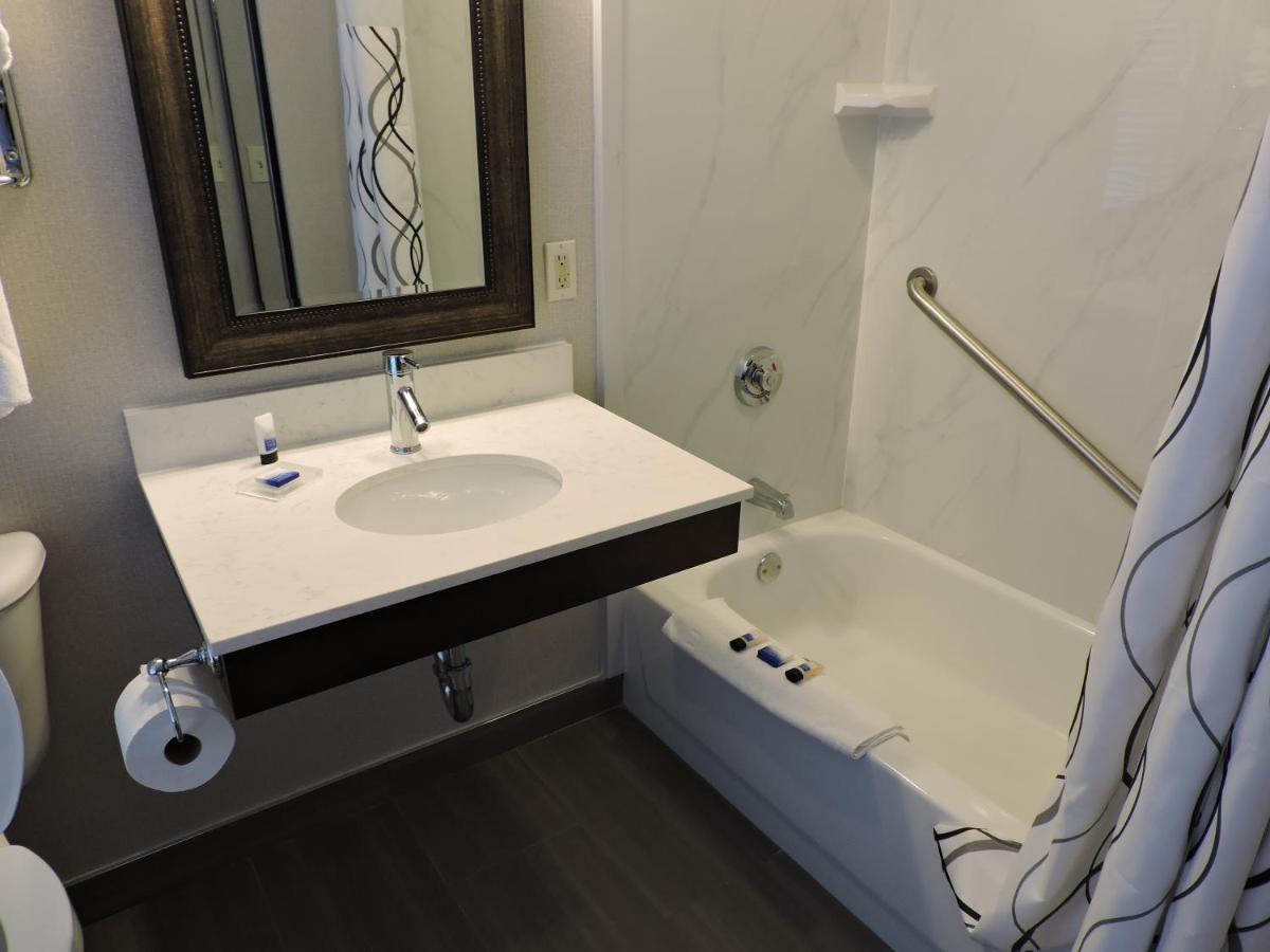 Double Room with Two Double Beds and Mobility Accessible Bathtub at Best Western Plus St. Christopher Hotel