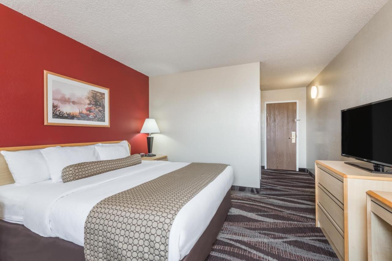 King Room- Non-Smoking at Days Inn by Wyndham Gillette