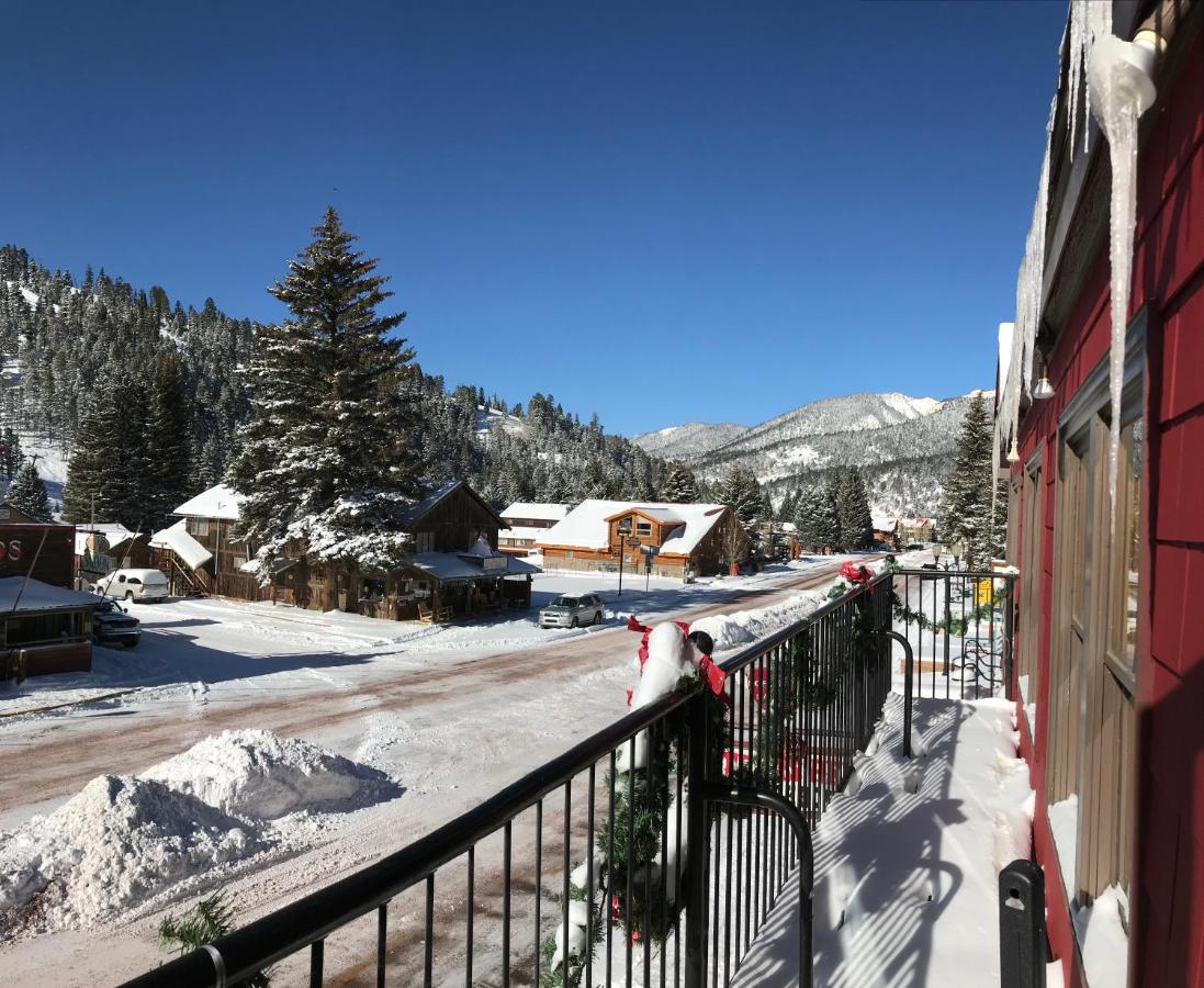  | The Lodge at Red River