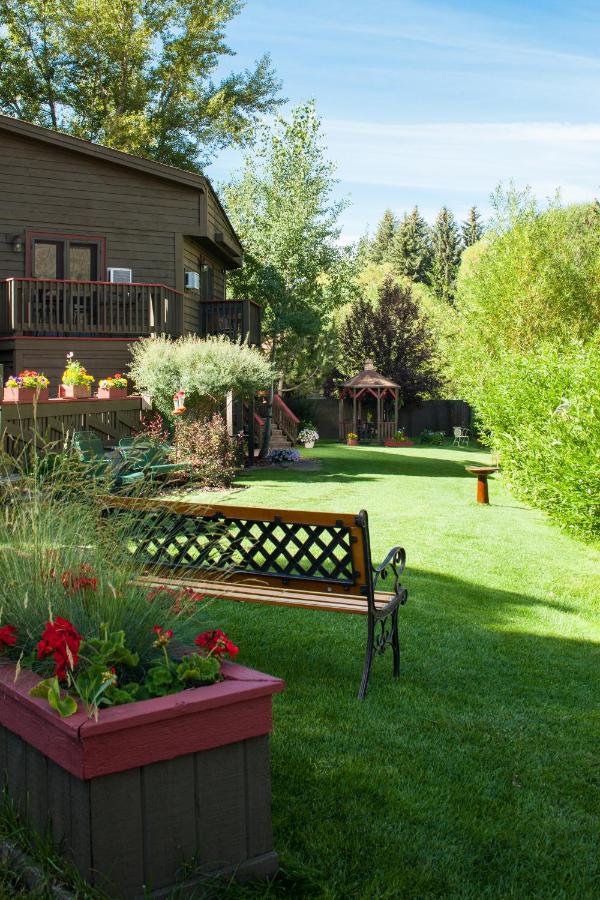 | Inn on The Creek