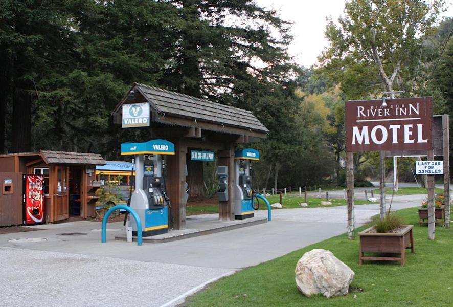 | Big Sur River Inn